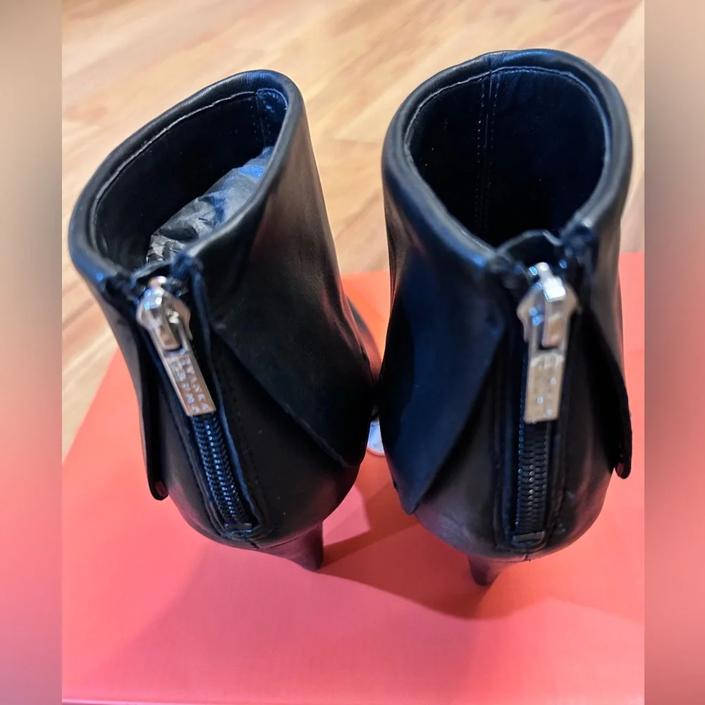 124. EUC-Ivanka T Fargo bootie Black Leather  Make me an offer! - Picture 2 of 8